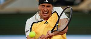 Alexander Zverev Germany spielt eine Rückhand. 