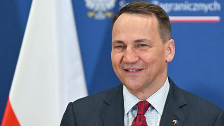 Radoslaw Sikorski, Außenminister von Polen, nimmt an einer Pressekonferenz zum 20. Jahrestag des EU-Beitritts von Polen im polnischen Slubice teil (Archivbild vom 01.05.2024).