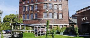 Der Atelierstandort Flutgraben ist im letzten Grenzhaus der ehemaligen DDR in Berlin-Treptow untergebracht.  