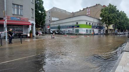 Vergangenen Dienstag flutete ein defektes Wasserrohr einen Teil der Neuköllner Sonnenallee.