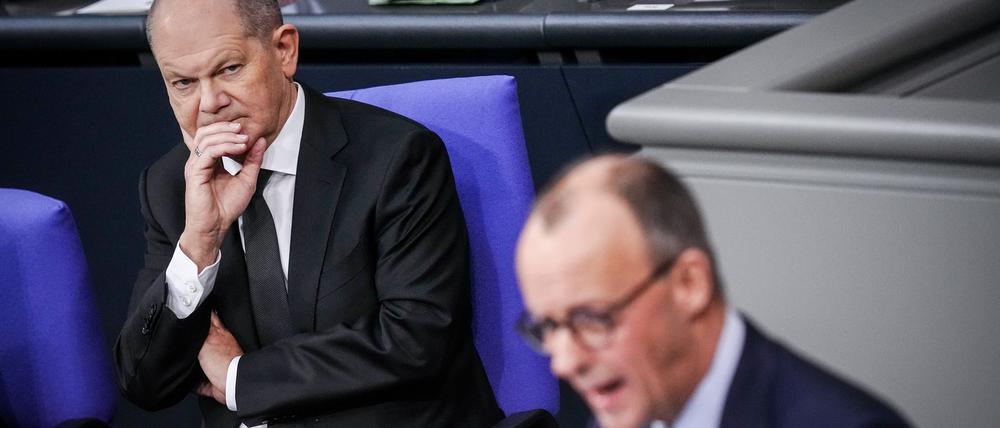 Die Unionsfraktion von Oppositionsführer  Friedrich Merz dürfte kaum ein gutes Haar am Haushaltsentwurf der Regierung von Olaf Scholz (SPD) lassen - wenn er denn kommt.