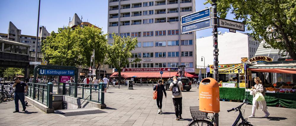 Viel Beton und wenig Grün am Kottbusser Tor in Berlin.