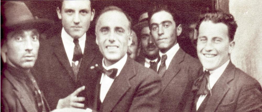 Der sozialistische Parteiführer Giacomo Matteotti (Mitte) wurde 1924 ermordet.