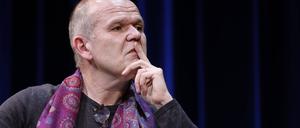 Generalmusikdirektor Francois-Xavier Roth bei der Vorstellung des Spielplans für die Kölner Oper in der Spielzeit 2022/23 im Kölner Staatenhaus.  