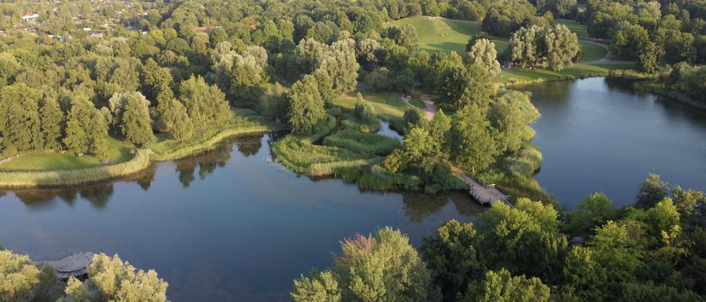 Der Britzer Garten von oben aus der Drohnenperspektive.