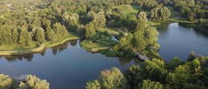 Der Britzer Garten von oben aus der Drohnenperspektive.
