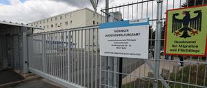 Das Eingangstor der Erstaufnahmeeinrichtung des Landes Thüringen.