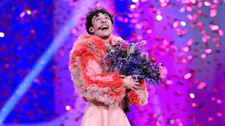 Nemo aus der Schweiz hat den diesjährigen Song Contest gewonnen. 