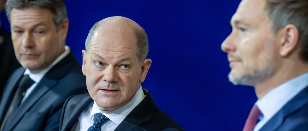 Suchen nach der Quadratur des Kreises: Robert Habeck, Olaf Scholz und Christian Lindner (von links).