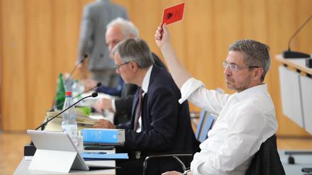 Stadtverordnetenversammlung Potsdam. Letzte Sitzung vor der Kommunalwahl. Oberbürgermeister Mike Schubert.