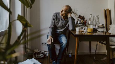 Allein zu Hause? Viele Menschen in Deutschland fühlen sich einsam.