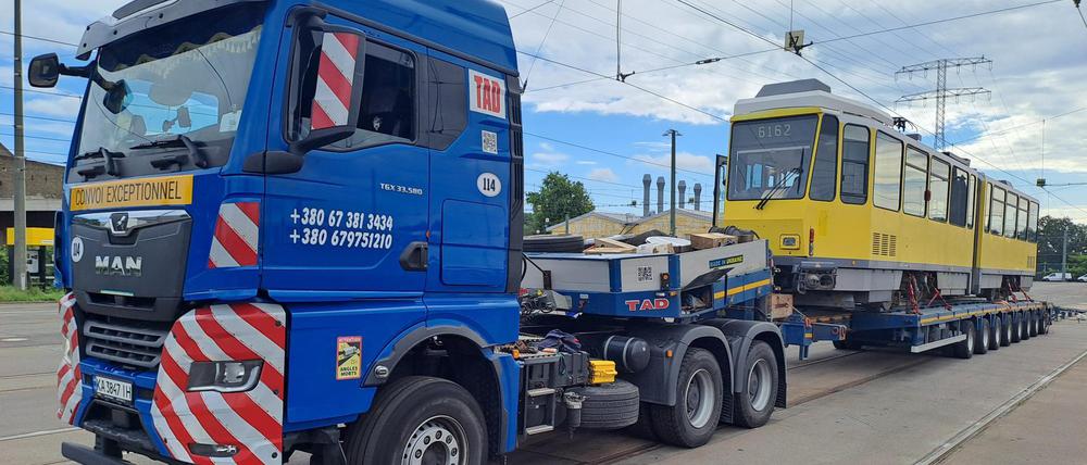 Über die Straße wurden die Tatras nach Lwiw gebracht.