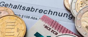 Mindestlohn 12,41,- ab 01.01.2024 in Deutschland Mindestlohn 12,41,- ab 01.01.2024 in Deutschland Copyright: xZoonar.com/stockfotos-mgx 21592500