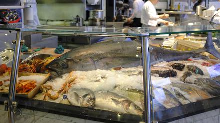 Fischtheke in einem Restaurant (Symbolbild).