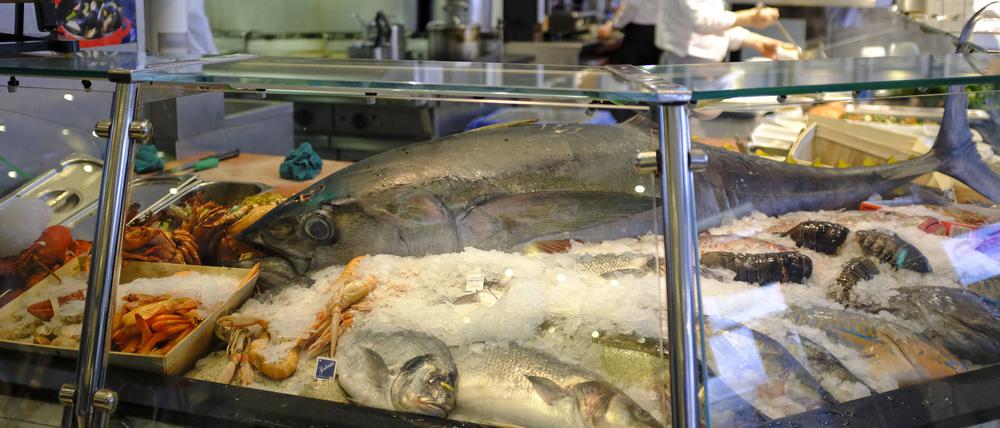 Fischtheke in einem Restaurant (Symbolbild).