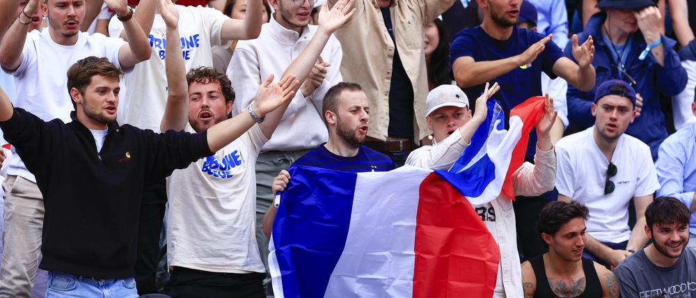 Das französische Publikum beim Grand-Slam-Turnier auf Sand gilt als laut, hitzig - und sehr patriotisch.