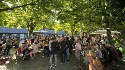 Lutetia Spandau.
Klassiker in der Altstadt: Ob Fete de la Musique, Fußball-EM oder Kulturfeste: Im Lutetia lümmelt Spandau rum.