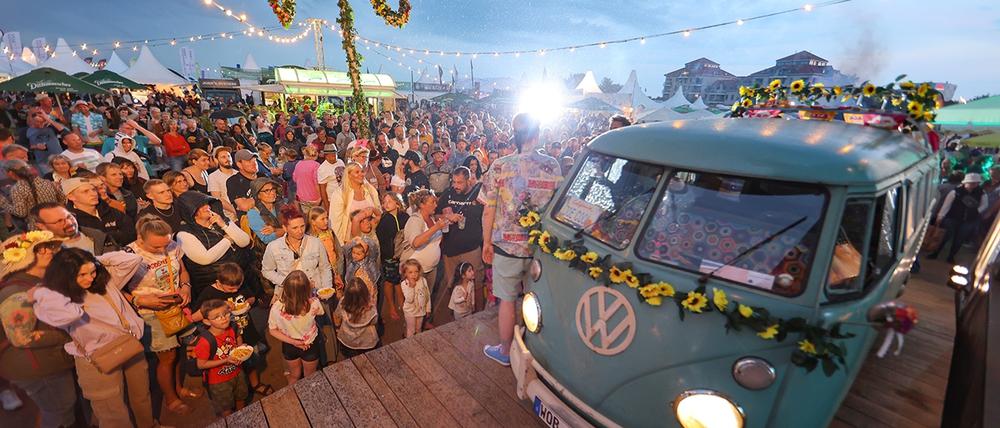 Beim Midsummer Bulli Festival dreht sich alles um den VW-Klassiker.