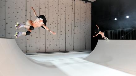 Nonnen in der Halfpipe: Szene aus Holzingers Singspiel „Sancta“