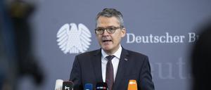 Roderich Kiesewetter (CDU), stellvertretender Vorsitzender des Parlamentarischen Kontrollgremiums, kritisiert die Ampel.
