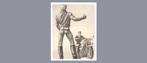 Mit seinen Zeichnungen trug der Künstler Tom of Finland ab den 50er Jahren maßgeblich zu einem neuen Bild von schwuler Männlichkeit, abseits eines femininen Klischees, bei.
