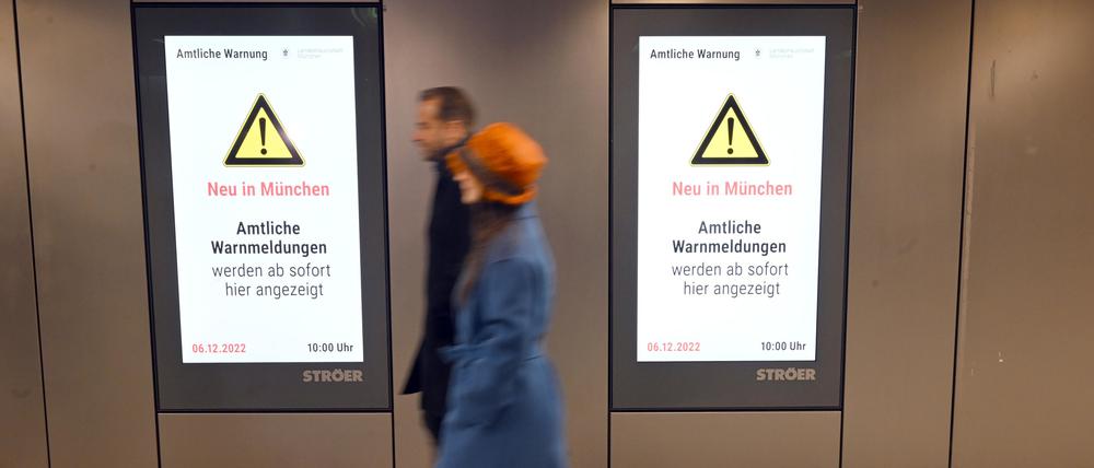 Auf digitalen Bildschirmen können Fußball-Fans nahezu in Echtzeit die EM-Tore erleben, auch wenn sie nicht vor dem Fernseher oder im Stadion sitzen.