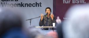 Sahra Wagenknecht spricht bei einer Wahlkampfveranstaltung vom Bündnis Sahra Wagenknecht (BSW) zur Europawahl auf dem Chlodwigplatz. 