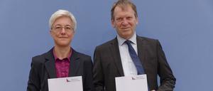 Expertenrat für Klimafragen stellt sein Sondergutachten zur Prüfung der Treibhausgas-Projektionsdaten 2024 vor (links die stellvertretende Vorsitzende Brigitte Knopf, rechts Hans-Martin Henning, Vorsitzender des ERK). 