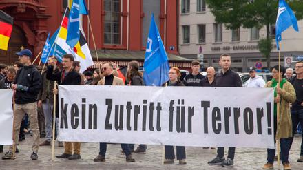 Eine Mahnwache der „Jungen Alternative“ in Mannheim.