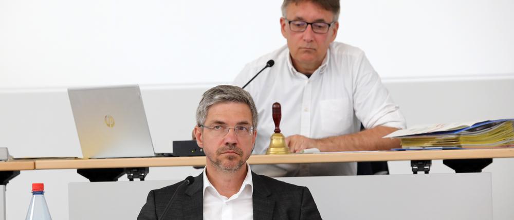 Oberbürgermeister Mike Schubert (SPD, u.) und Pete Heuer.