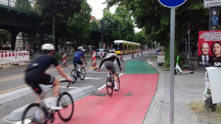 Der Radstreifen auf der Schönhauser Allee.
