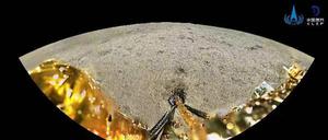 Diese Aufnahme machte die Sonde kurz vor der Landung auf dem Mond.