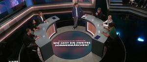 Wird jetzt wieder alles „schwarz-rot-geil“? Die Fußball-EM war am späten Montagabend Thema bei „hart aber fair“.