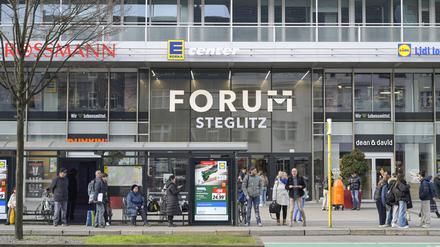Das Einkaufszentrum „Forum“ in Steglitz von außen.