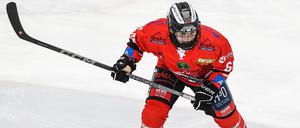 Die Eishockey-Nationalspielerin Franziska Feldmeier, hier im Einsatz für das Team aus Memmingen, wechselt zu den Eisbären Berlin.