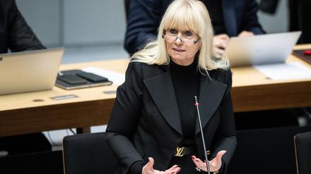 ARCHIV - 07.03.2024, Berlin: Iris Spranger (SPD), Berliner Senatorin für Inneres und Sport, spricht im Abgeordnetenhaus. (zu dpa: «Spranger: Abschiebung unter Umständen auch nach Syrien und Afghanistan») Foto: Hannes P Albert/dpa +++ dpa-Bildfunk +++