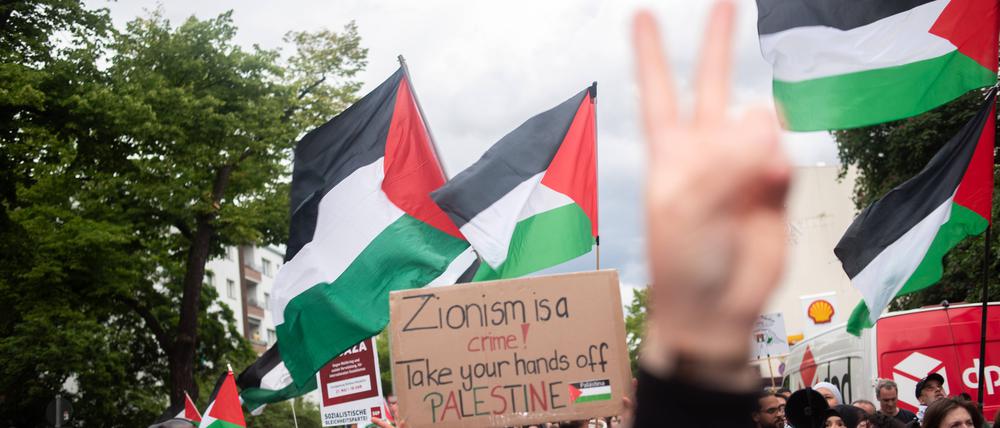 Propalästinensische und antiisraelische Proteste in Berlin.