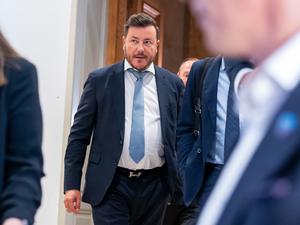 Signa-Gründer René Benko trifft im Parlament ein. 