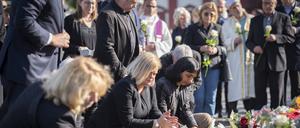 Trauer um einen 29-jaehrigen Polizeibeamten, der nach einer Messerattacke in Mannheim gestorben ist.