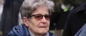 ARCHIV - 27.01.2023, Sachsen, Chemnitz: Renate Aris, letzte Holocaust-Überlebende der Stadt Chemnitz, steht während einer Gedenkstunde im Park der Opfer des Faschismus. (zu dpa: «Holocaust-Überlebende appellieren an junge Leute: Geht zur Europawahl») Foto: Sebastian Willnow/dpa +++ dpa-Bildfunk +++