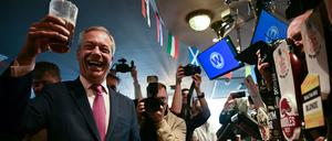 In Feierstimmung: Brexit-Populist Nigel Farage will am 4. Juli ins britische Unterhaus gewählt werden.