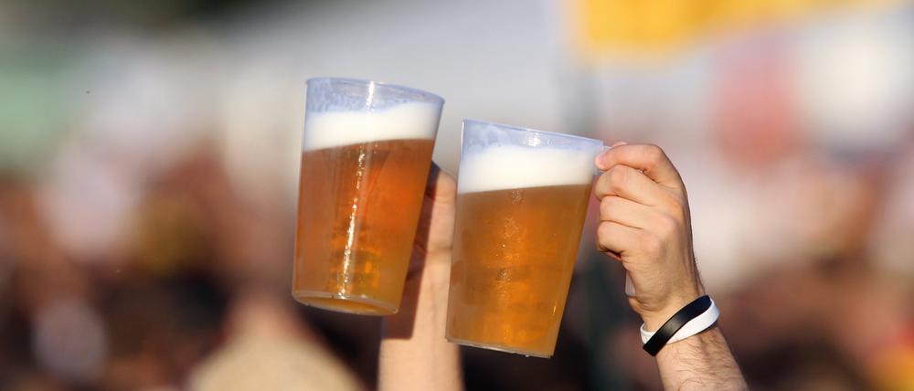 Die Getränkepreise in der Fanzone sorgen für Kritik.