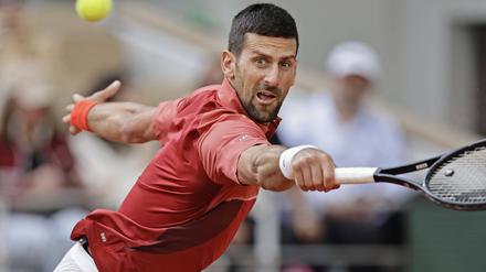 Wegen einer Knieverletzung muss Djokovic bei den French Open aufgeben.