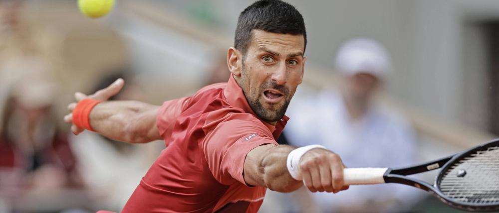 Wegen einer Knieverletzung muss Djokovic bei den French Open aufgeben.
