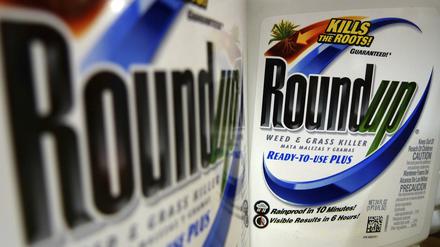 Das von der Bayer-Tochter Monsanto hergestellte Unkrautvernichtungsmittel Roundup mit dem umstrittenen Wirkstoff Glyphosat.