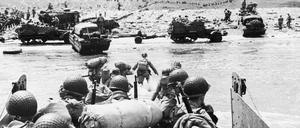 Landung in der Normandie: Alliierte Soldaten an der Omaha Beach.
