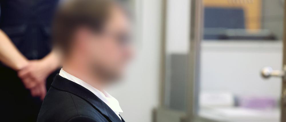 Ein 49-jähriger Mann muss sich als mutmaßlicher Terrorist der rechten „Kaiserreichsgruppe“ verantworten.