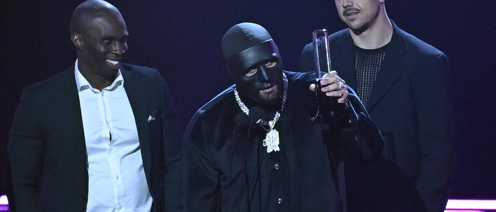 C. Gambino nimmt im Mai 2024 den Preis als Hip-Hop-Künstler des Jahres entgegen.