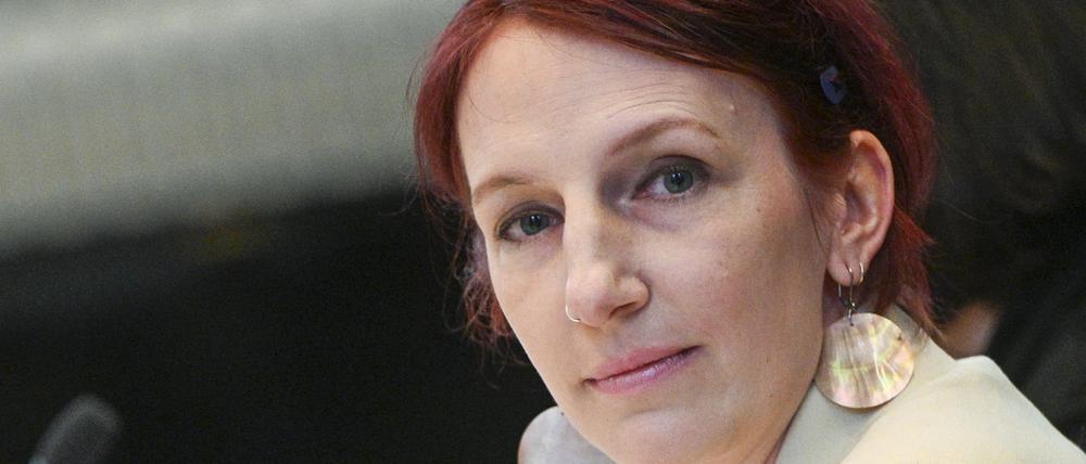 Geraldine Rauch, Präsidentin der Technischen Universität Berlin, spricht bei der regulären Sitzung des Erweiterten Akademischen Senats. Es geht um eine mögliche Abwahl der TU-Präsidentin. Nach dem Liken umstrittener Posts im Zusammenhang mit dem Gaza-Krieg hatte es viel Kritik an ihr gegeben.