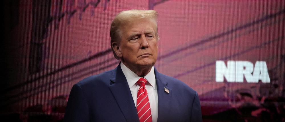 Der frühere U.S. Präsident und Kandidat der Republikaner, Donald Trump, bei einem Besuch des Jahrestreffens der National Rifle Association (NRA) in Dallas, Texas.